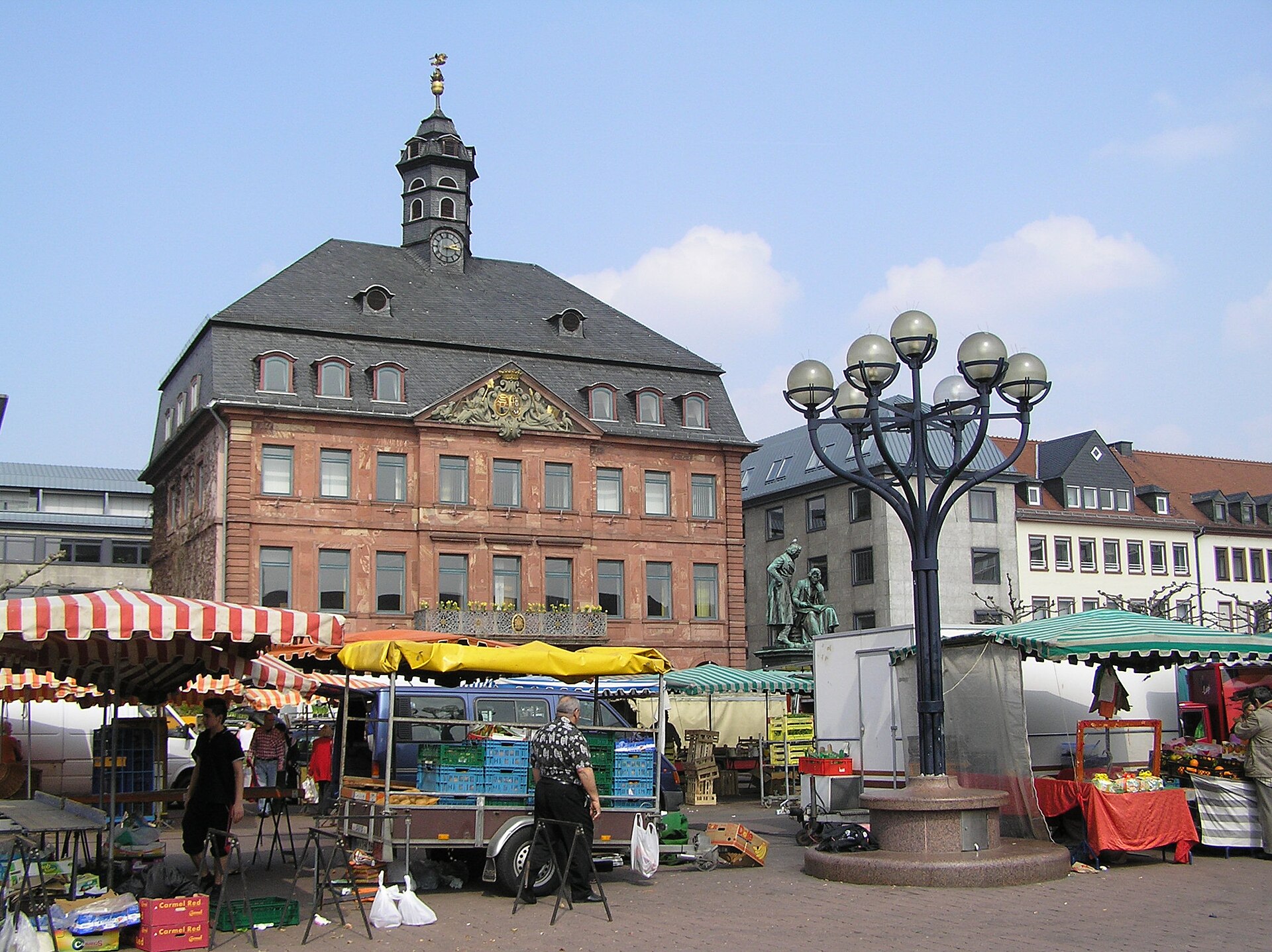 Stadtmotiv in Hanau – Hanau Neustädter Rathaus Markt